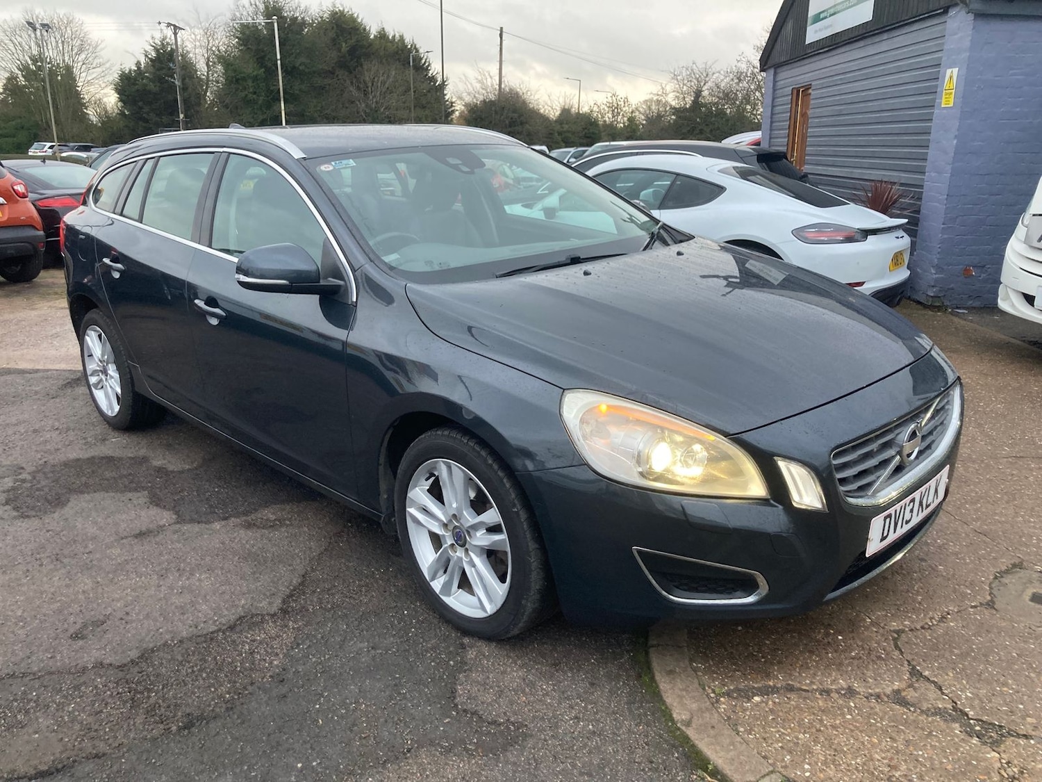 Used Volvo V60 2013 for sale - 77307784: Photo 5