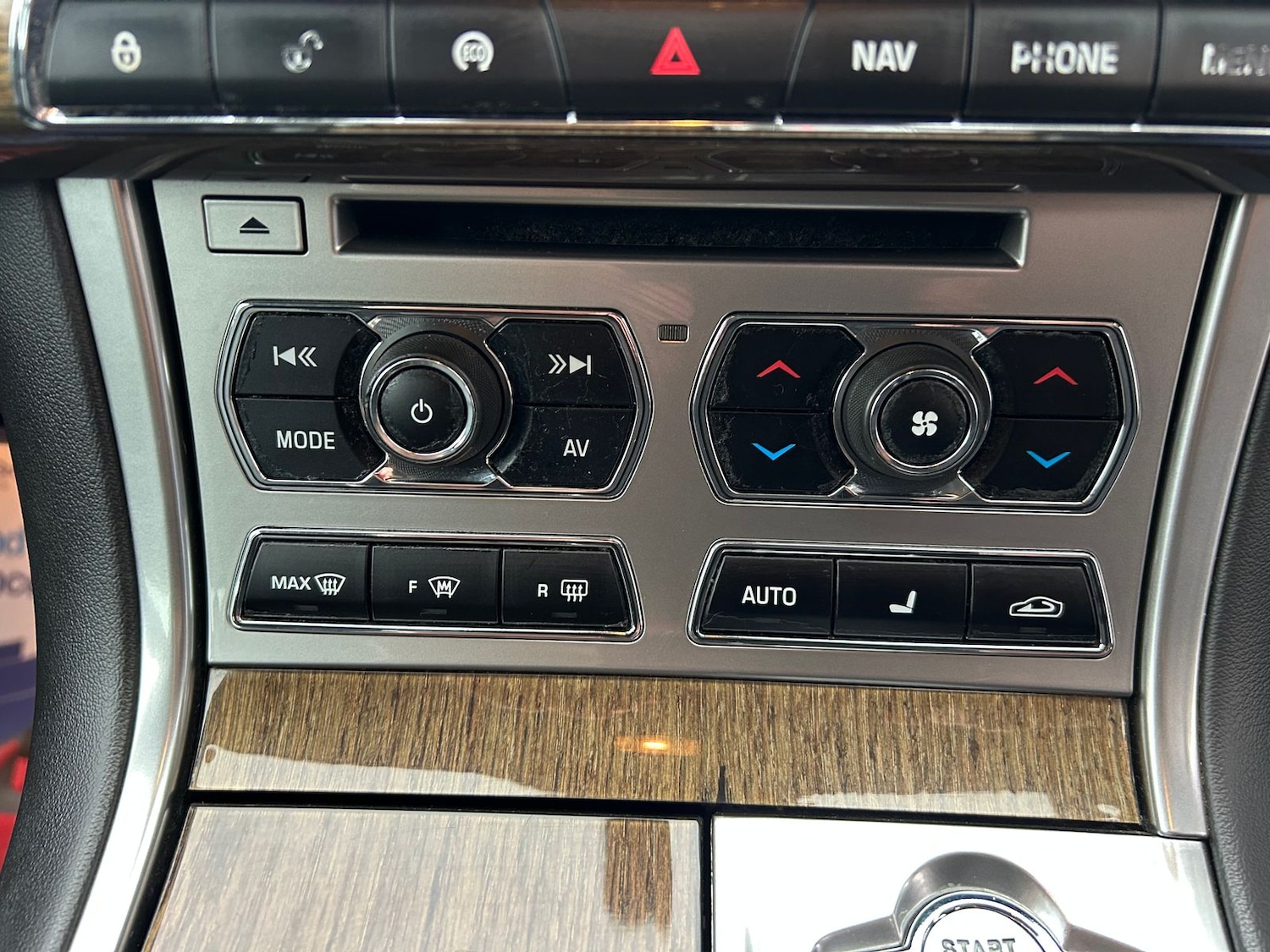 Used Jaguar XF 2012 for sale - 76614279: Photo 15