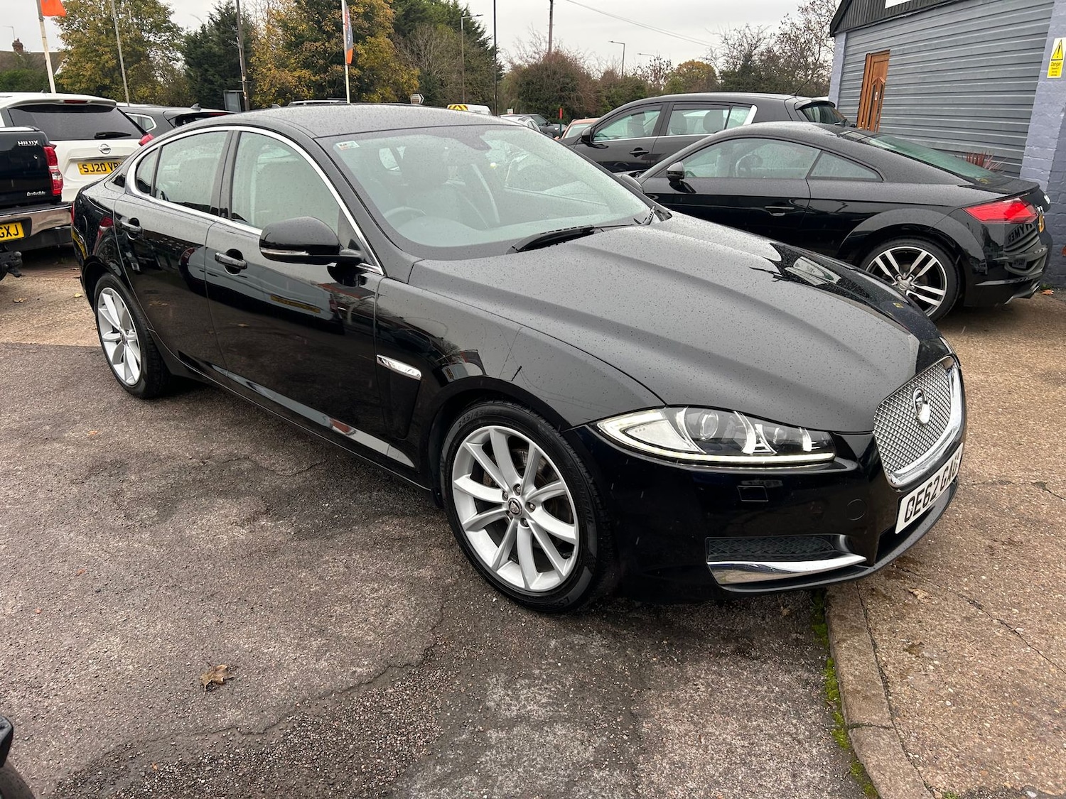 Used Jaguar XF 2012 for sale - 76614279: Photo 2