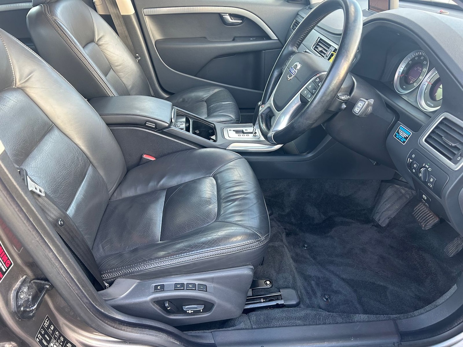 Used Volvo XC70 2011 for sale - 76901639: Photo 10