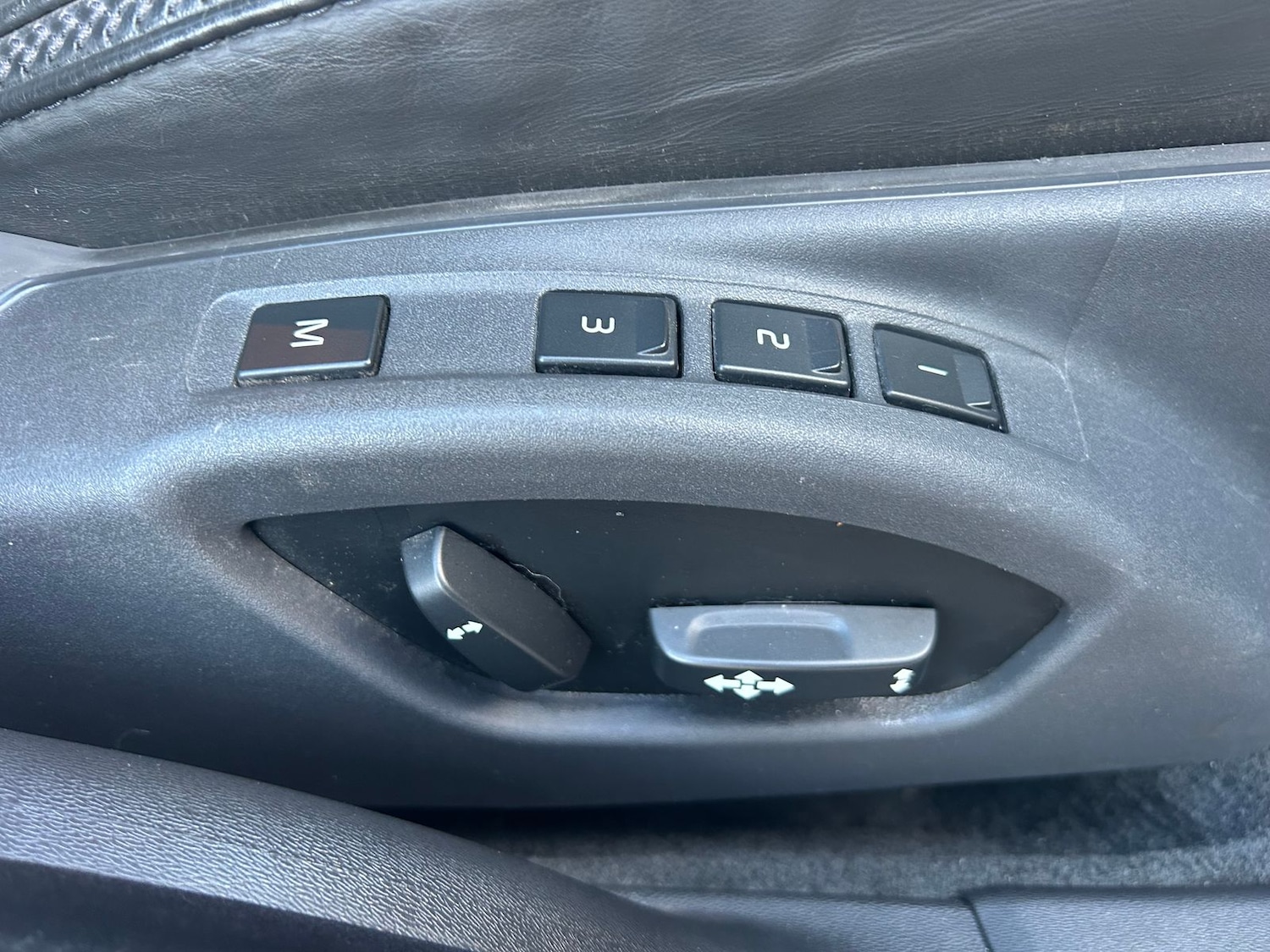 Used Volvo XC70 2011 for sale - 76901639: Photo 16