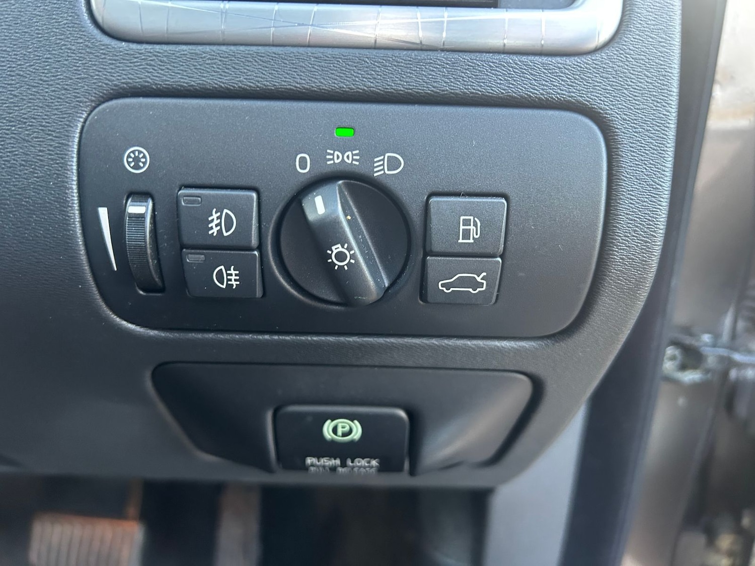 Used Volvo XC70 2011 for sale - 76901639: Photo 17