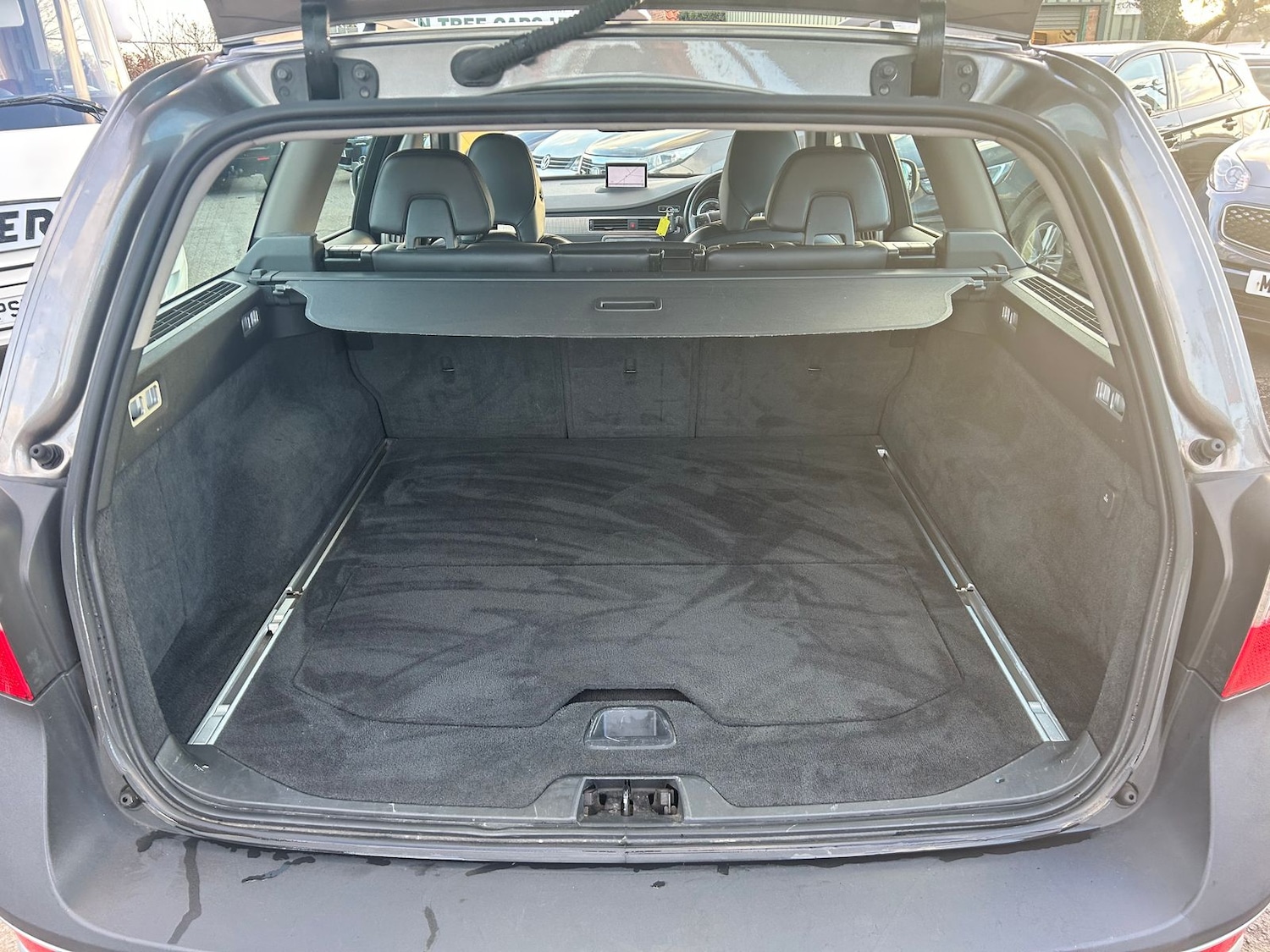 Used Volvo XC70 2011 for sale - 76901639: Photo 19