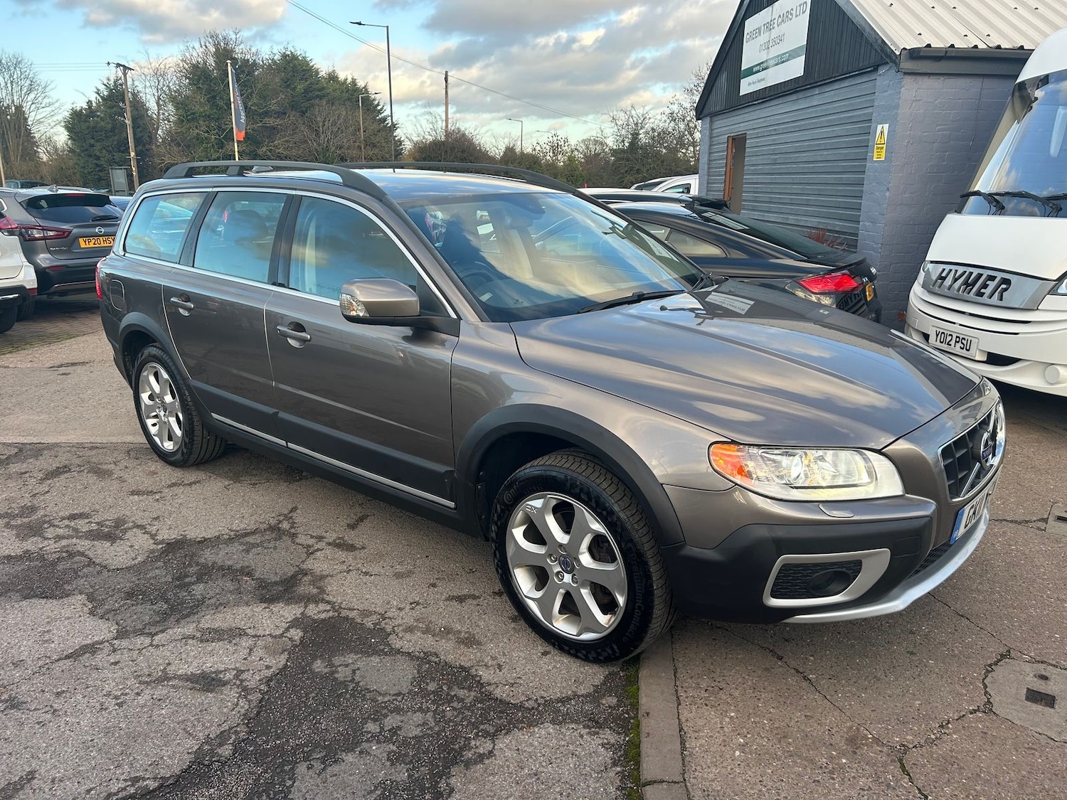 Used Volvo XC70 2011 for sale - 76901639: Photo 2