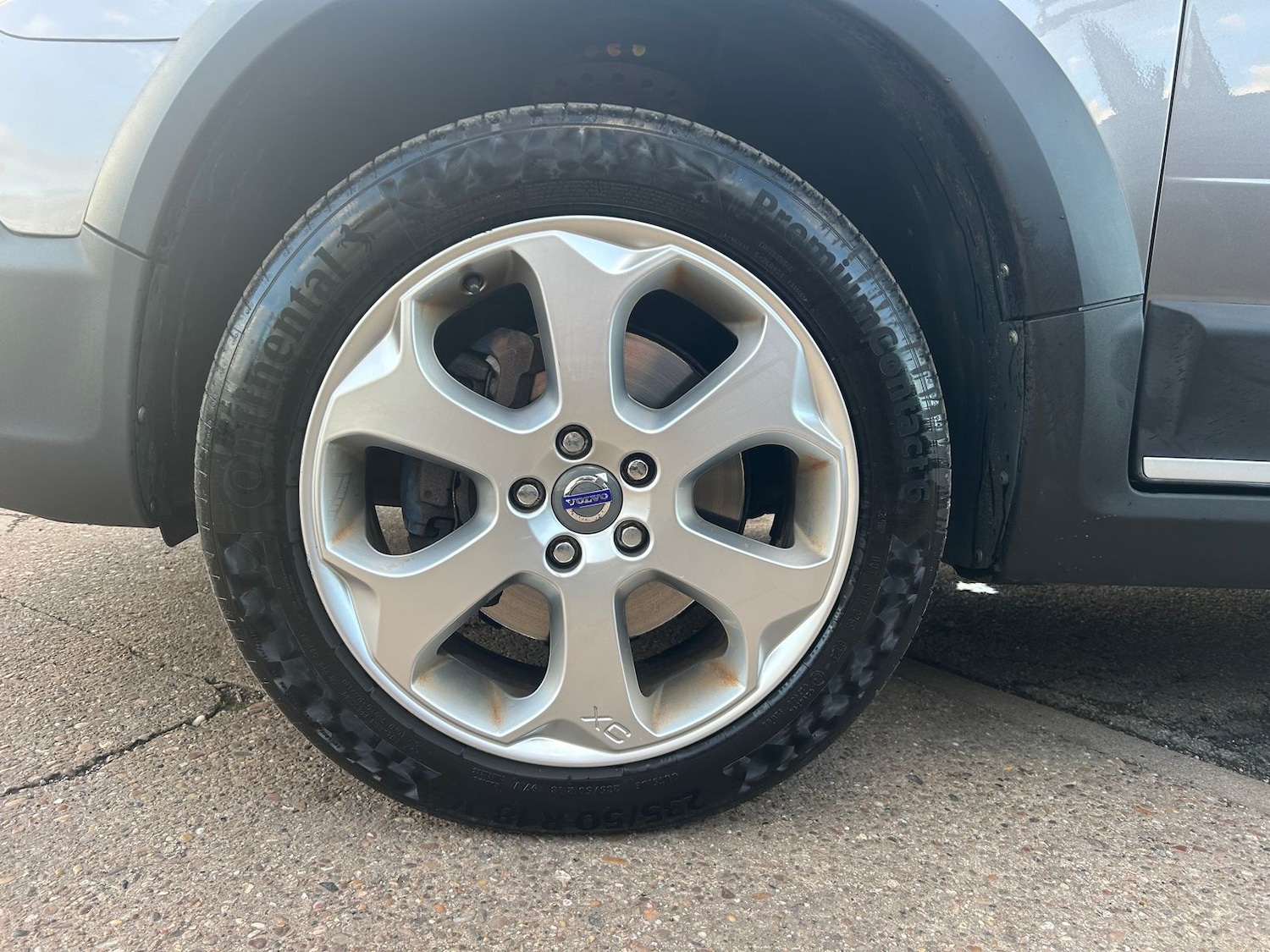 Used Volvo XC70 2011 for sale - 76901639: Photo 8