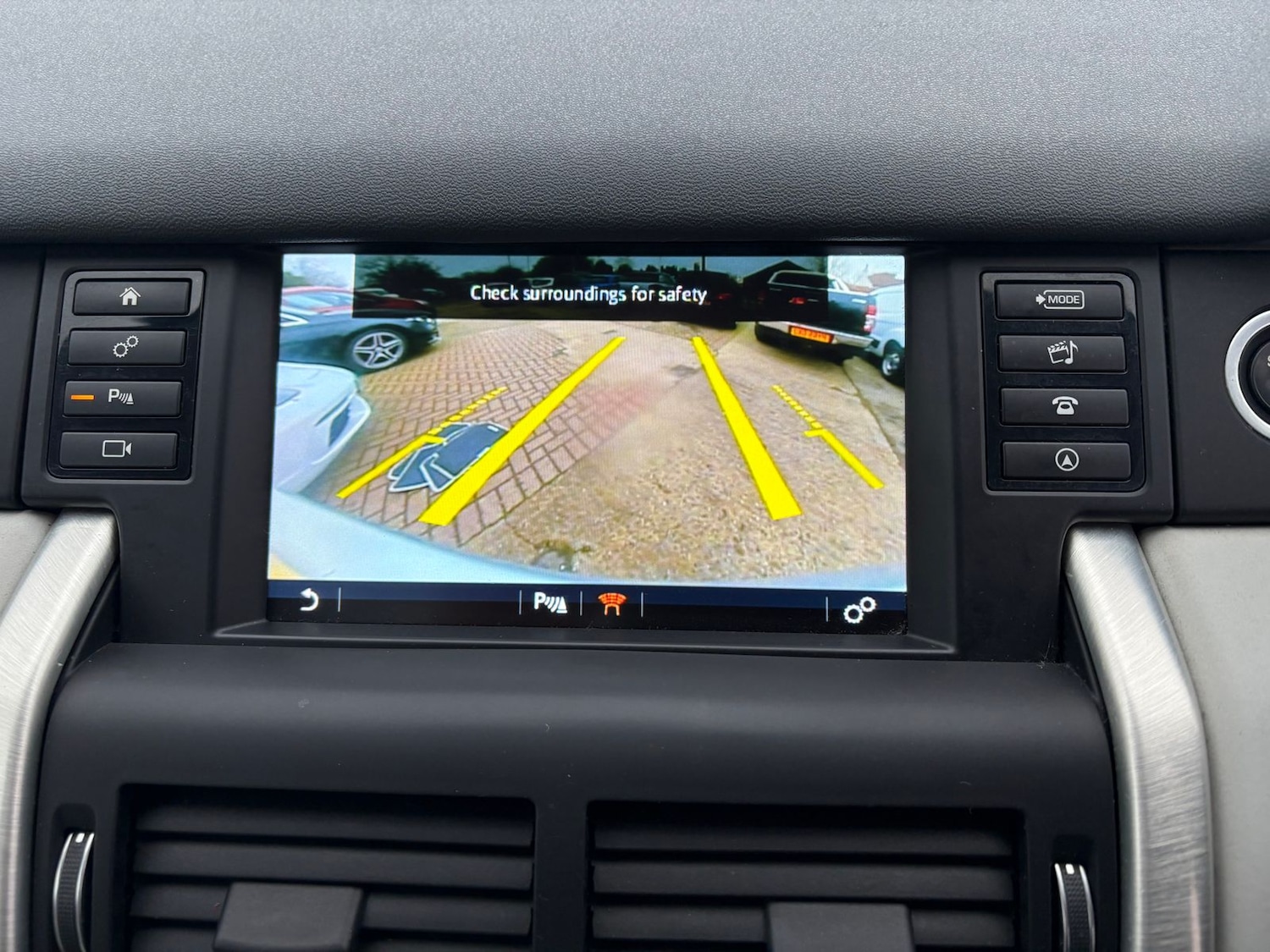 Used Land Rover Discovery Sport 2015 for sale - 77442732: Photo 13