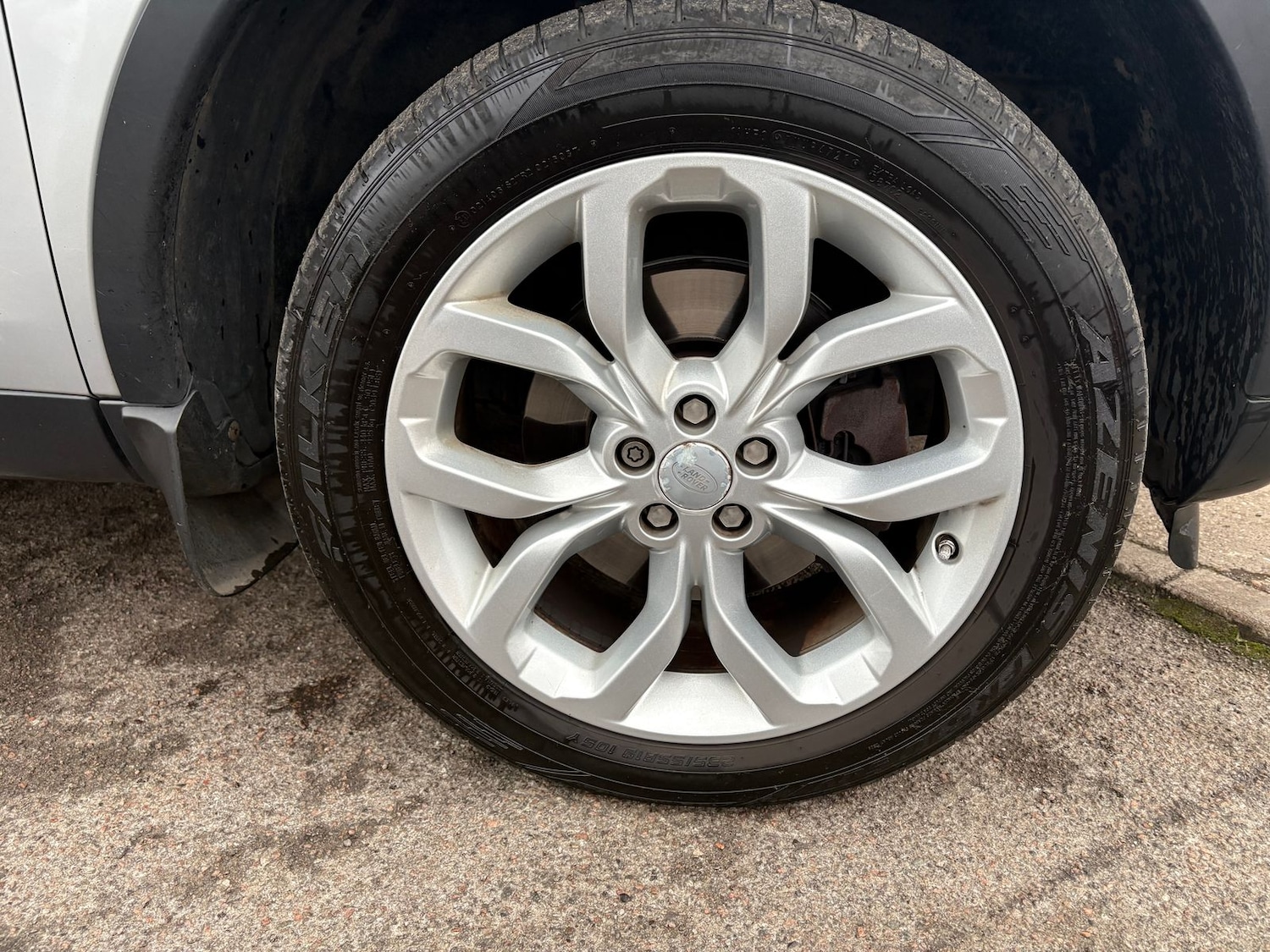 Used Land Rover Discovery Sport 2015 for sale - 77442732: Photo 9