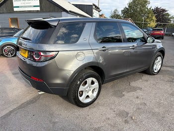 Used Land Rover Discovery Sport 2016 for sale - 79808997: Photo