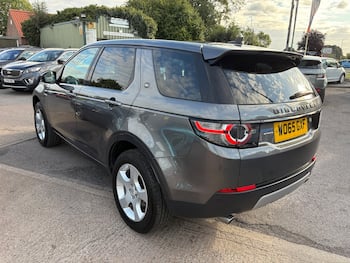 Used Land Rover Discovery Sport 2016 for sale - 79808997: Photo