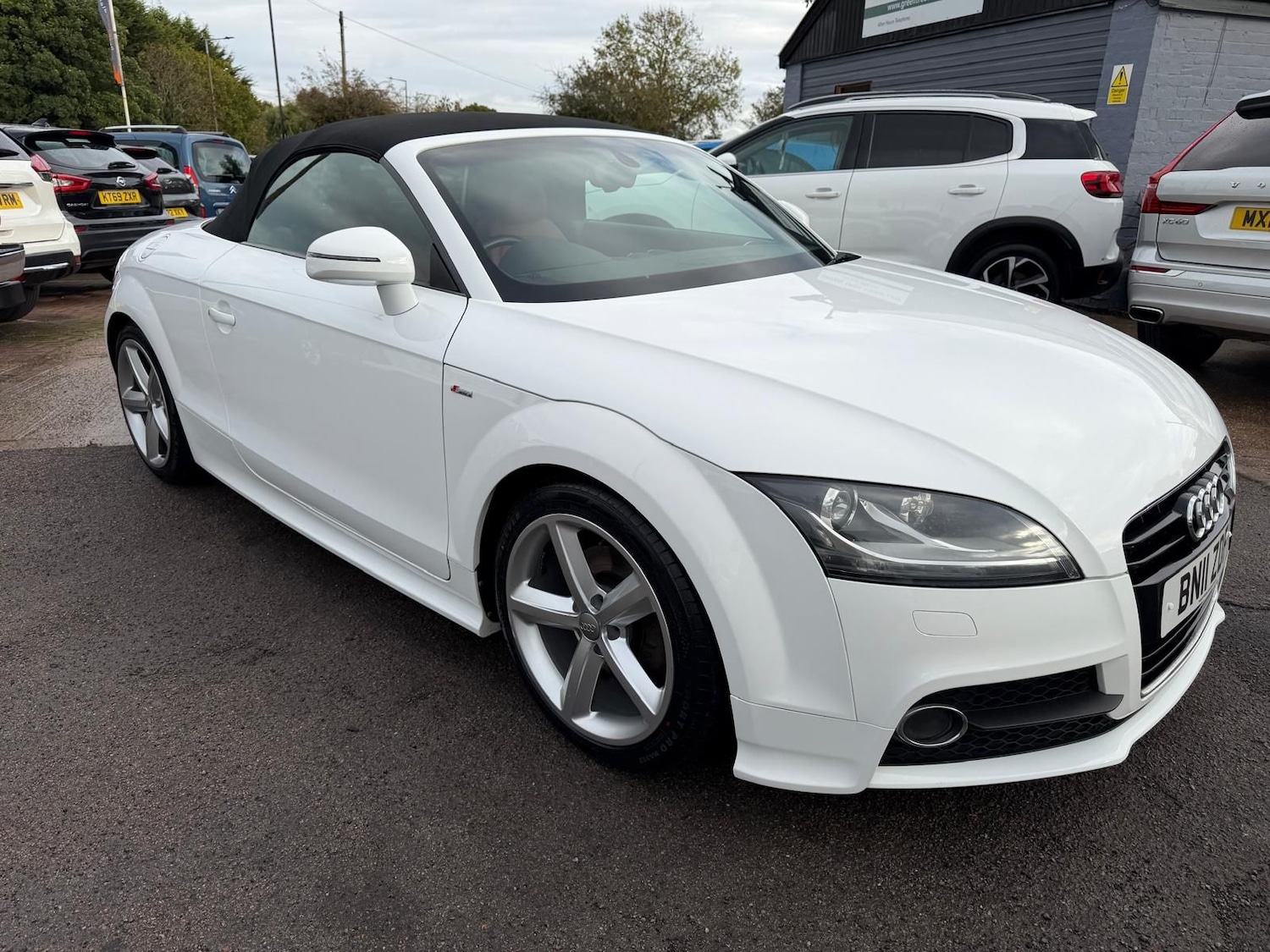 Used Audi TT 2011 for sale - 76350680: Photo 2