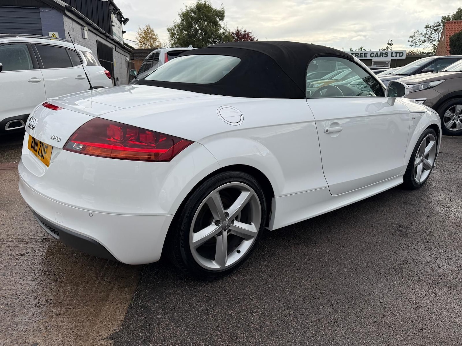 Used Audi TT 2011 for sale - 76350680: Photo 4