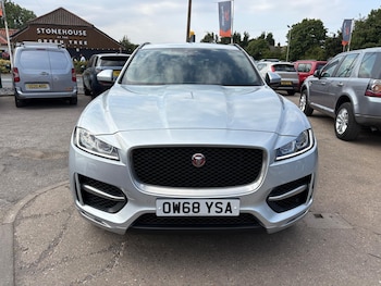Used Jaguar F-Pace 2019 for sale - 79331856: Photo