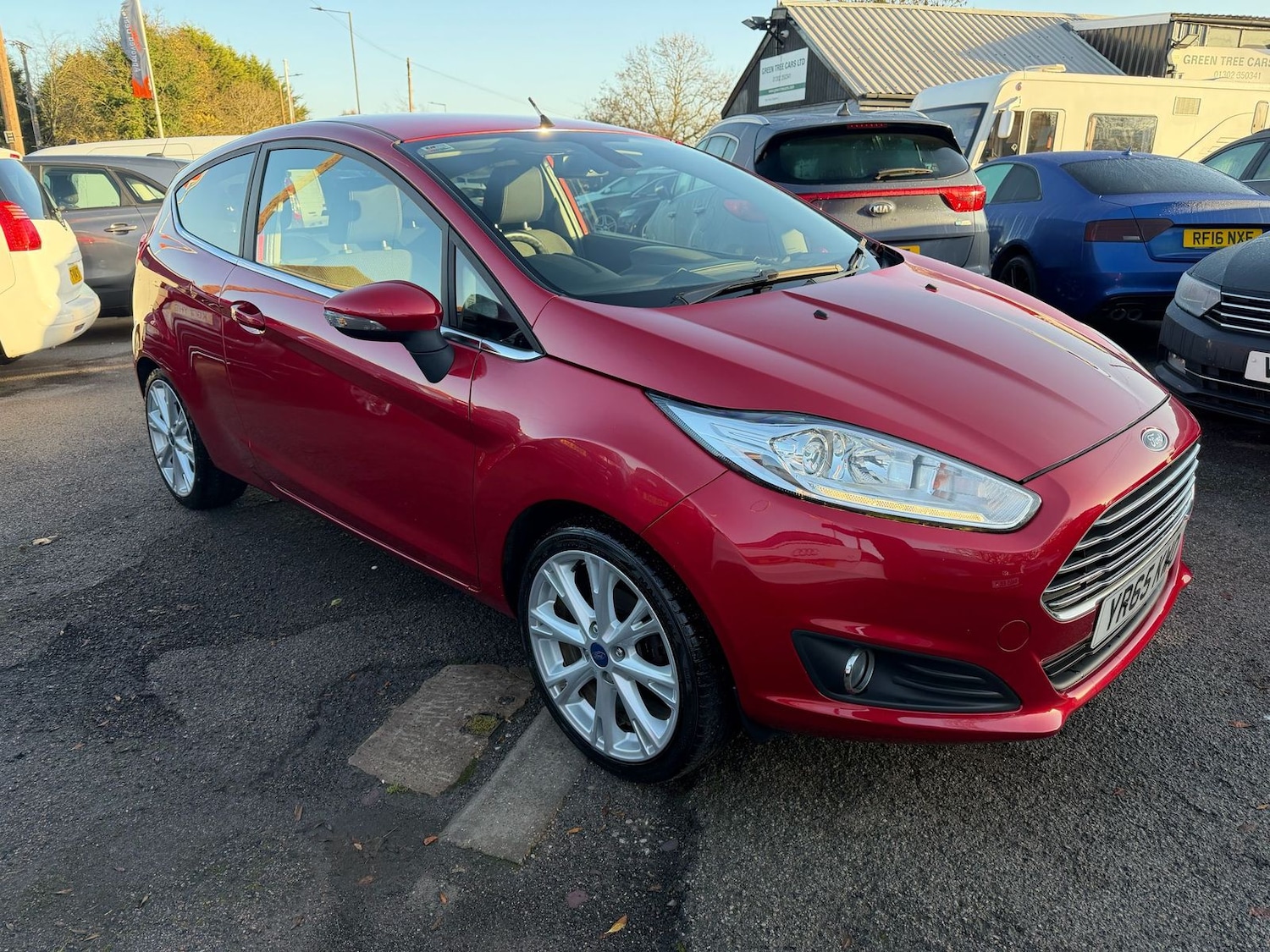 Used Ford Fiesta 2015 for sale - 76788399: Photo 2