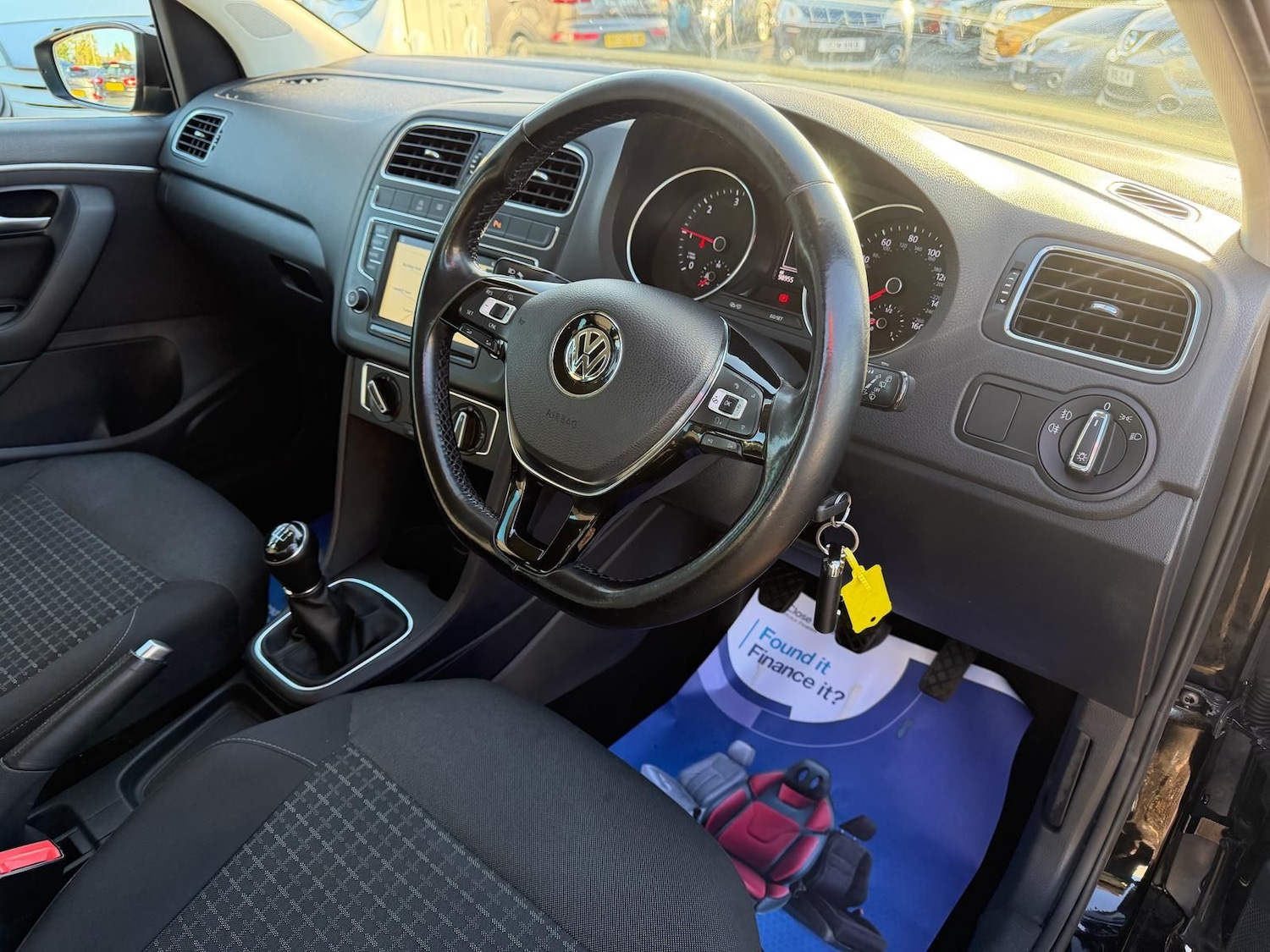 Used Volkswagen Polo 2015 for sale - 76736830: Photo 11