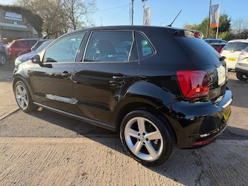 Used Volkswagen Polo 2015 for sale - 76736830: Photo