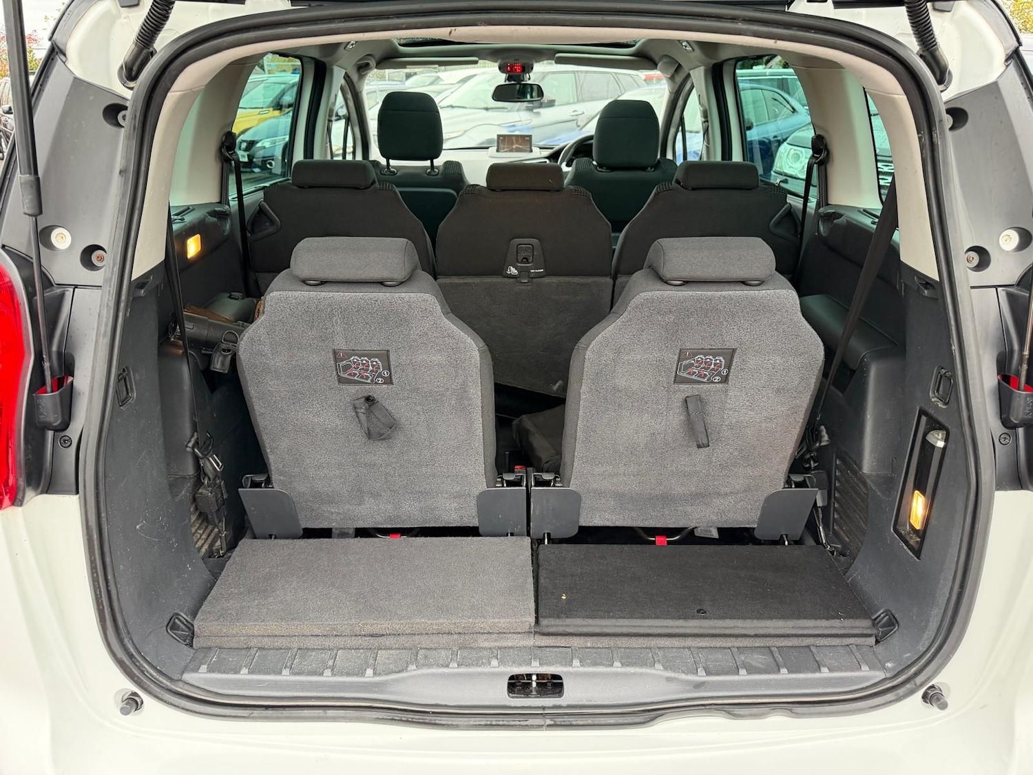 Used Peugeot 5008 2014 for sale - 76563599: Photo 16