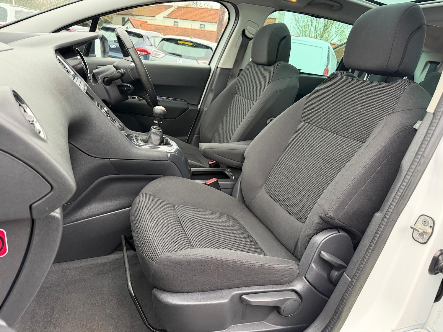 Used Peugeot 5008 2014 for sale - 76563599: Photo 9