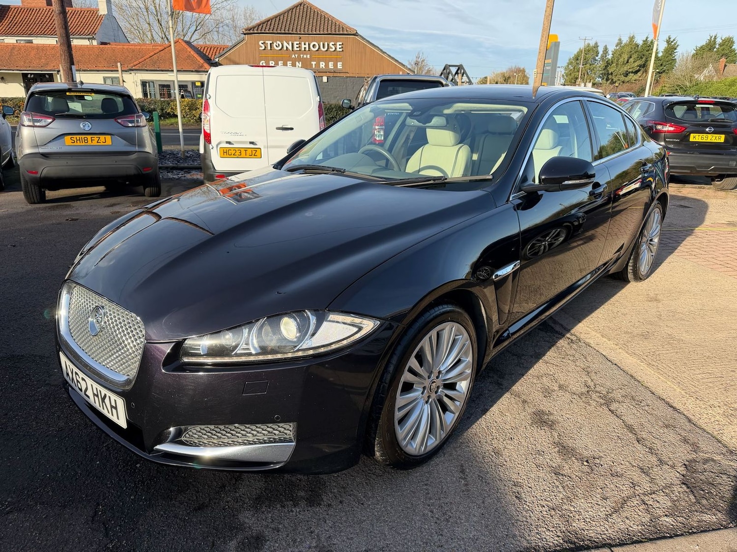 Used Jaguar XF 2012 for sale - 76736824: Photo 1