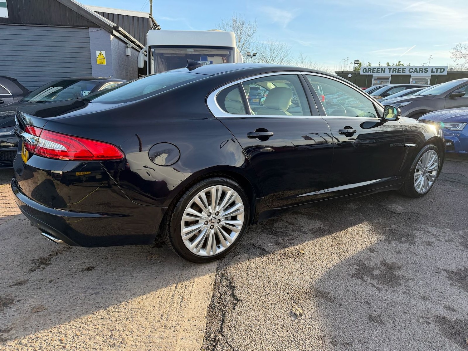 Used Jaguar XF 2012 for sale - 76736824: Photo 3