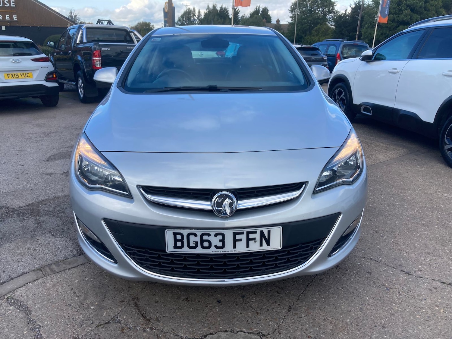 Used Vauxhall Astra 2014 for sale - 76372597: Photo 2
