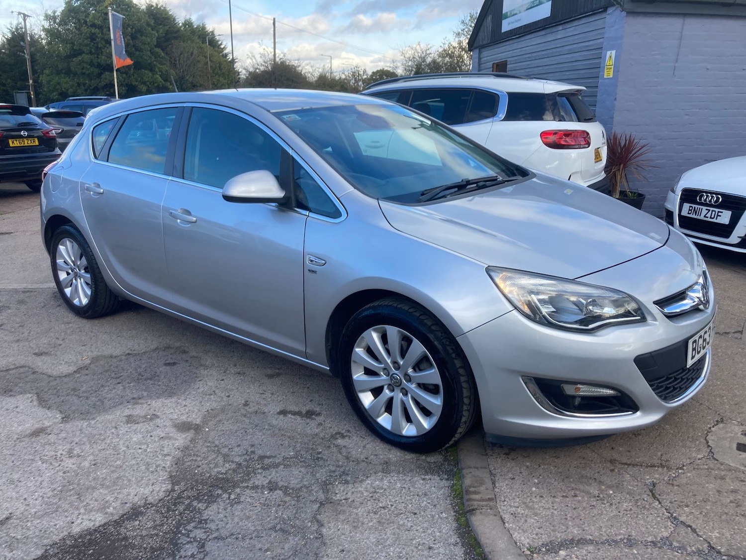 Used Vauxhall Astra 2014 for sale - 76372597: Photo 3