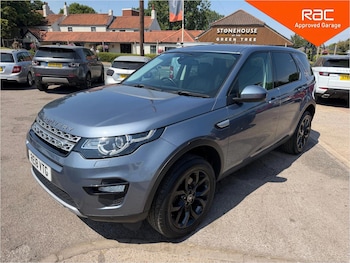 Used Land Rover Discovery Sport 2018 for sale - 79382140: Photo