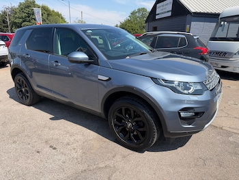 Used Land Rover Discovery Sport 2018 for sale - 79382140: Photo