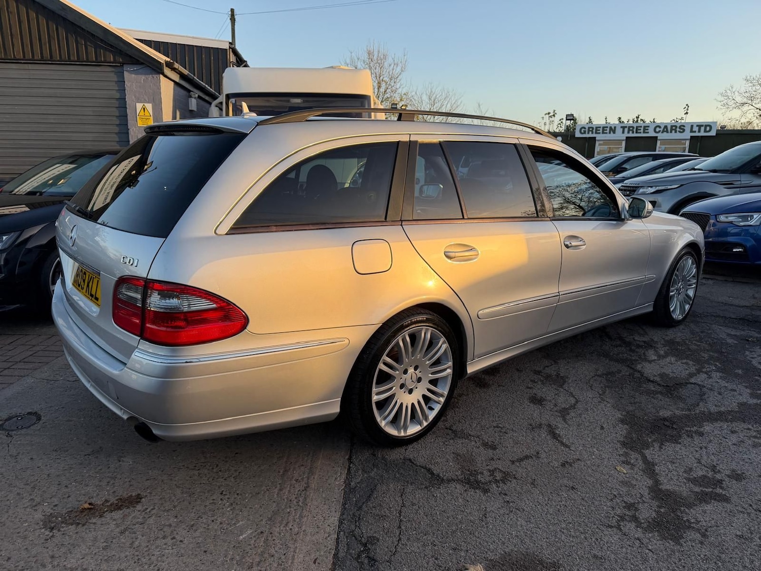 Used Mercedes-Benz E Class 2009 for sale - 76614285: Photo 3
