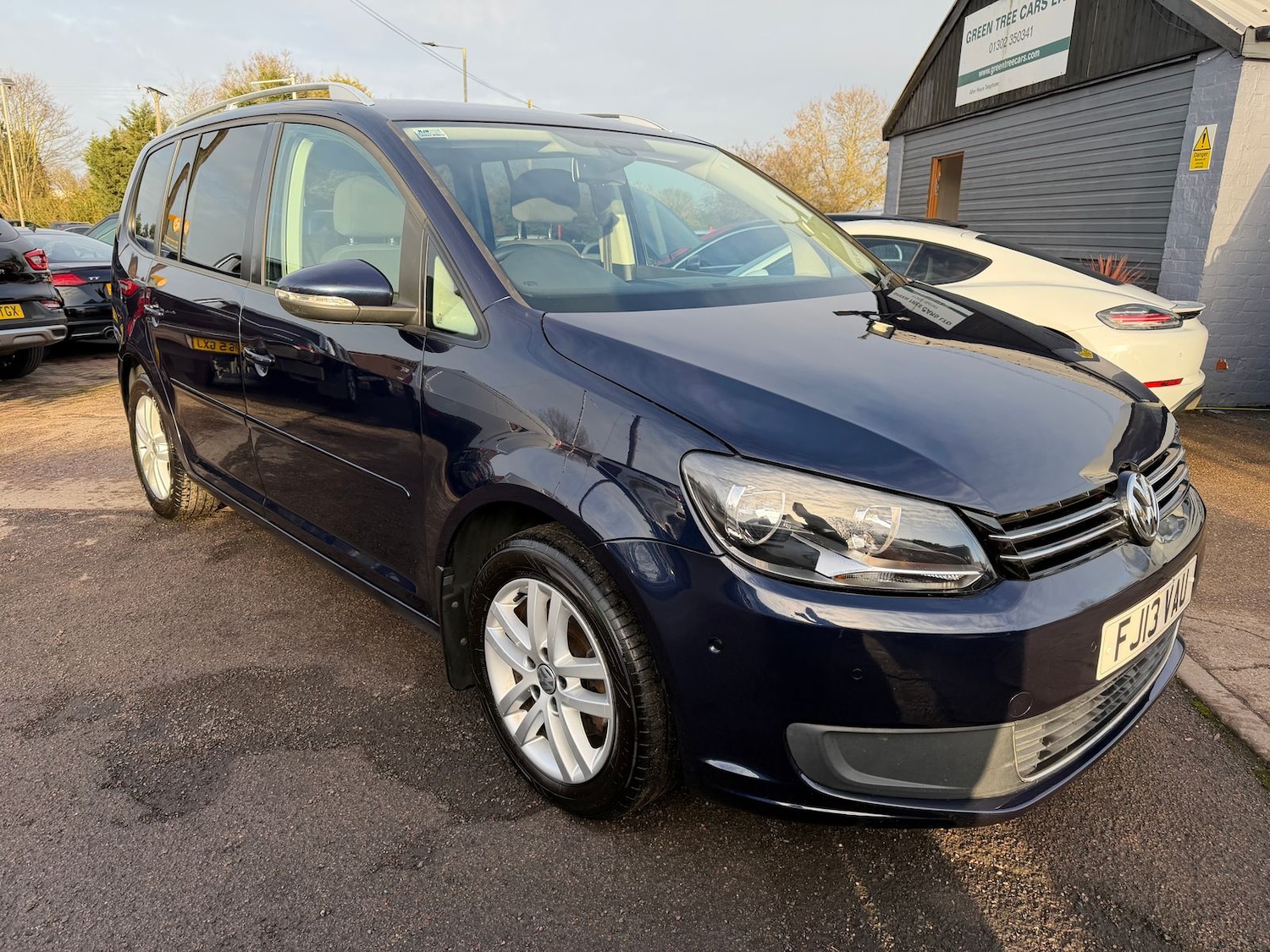Used Volkswagen Touran 2013 for sale - 77365623: Photo 3