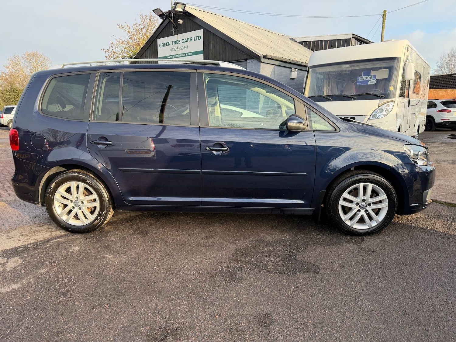 Used Volkswagen Touran 2013 for sale - 77365623: Photo 5
