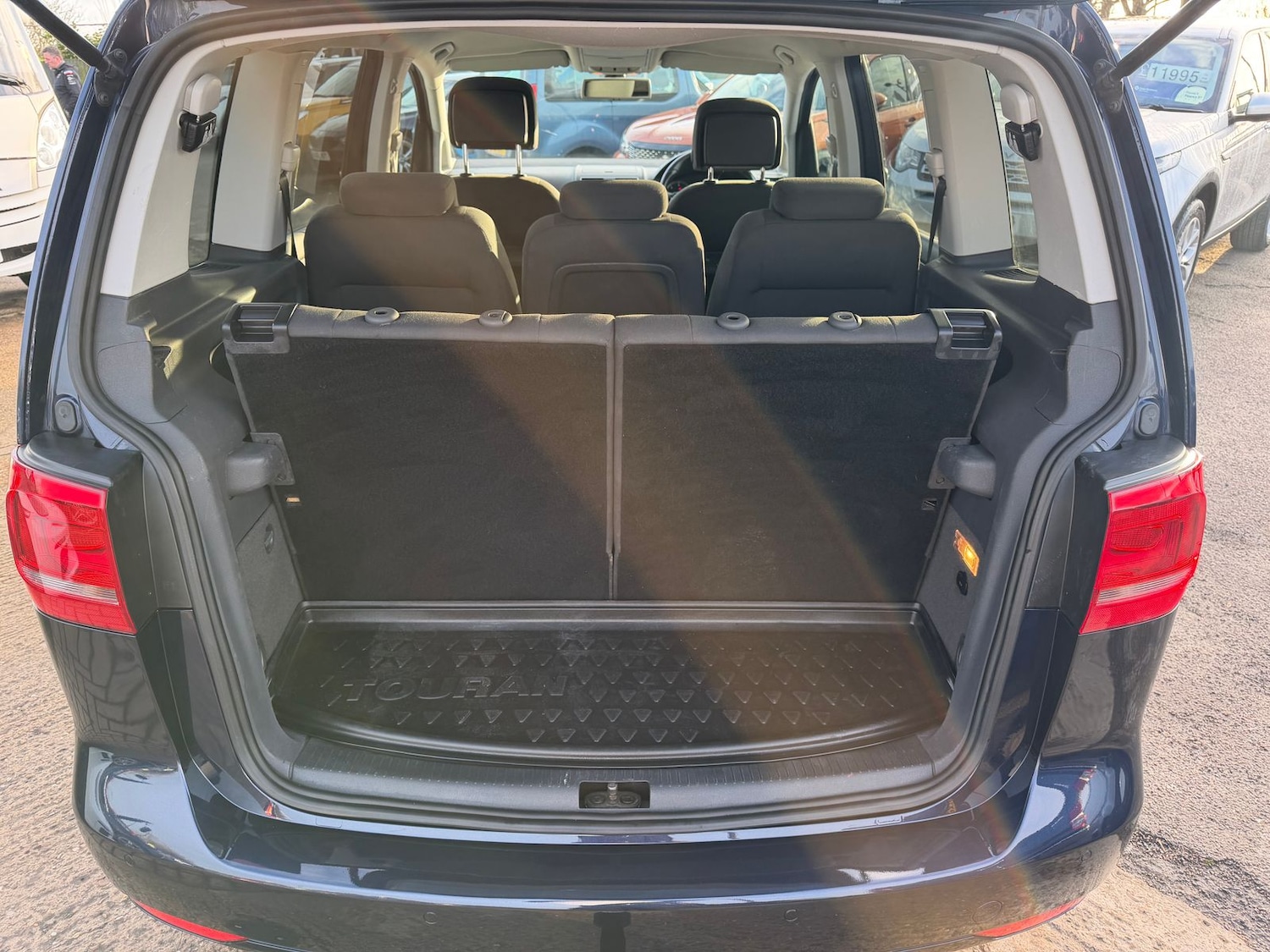 Used Volkswagen Touran 2013 for sale - 77365623: Photo 9