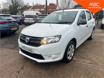 Used Dacia Sandero 2014 for sale - 77158087: Photo