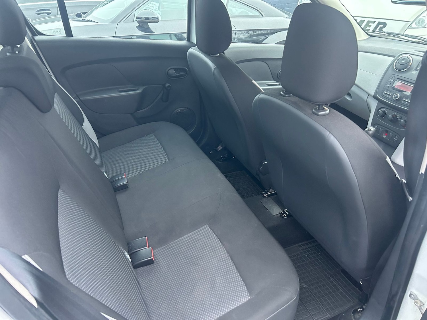 Used Dacia Sandero 2014 for sale - 77158087: Photo 8