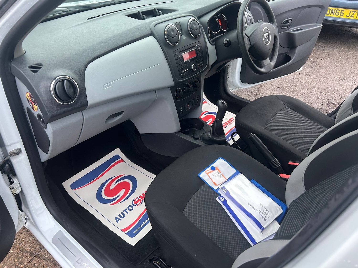 Used Dacia Sandero 2014 for sale - 77158087: Photo 9