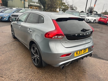 Used Volvo V40 2017 for sale - 76539724: Photo