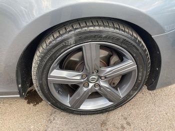 Used Volvo V40 2017 for sale - 78948610: Photo