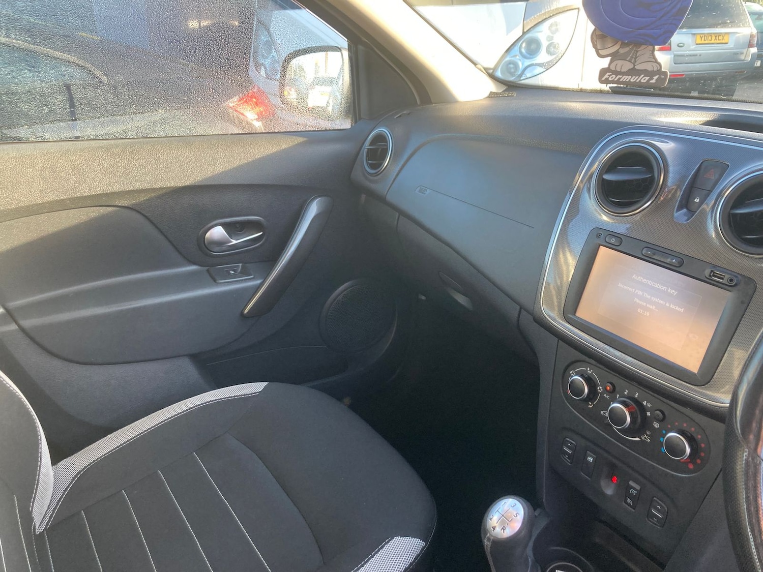 Used Dacia Sandero Stepway 2017 for sale - 77051013: Photo 11