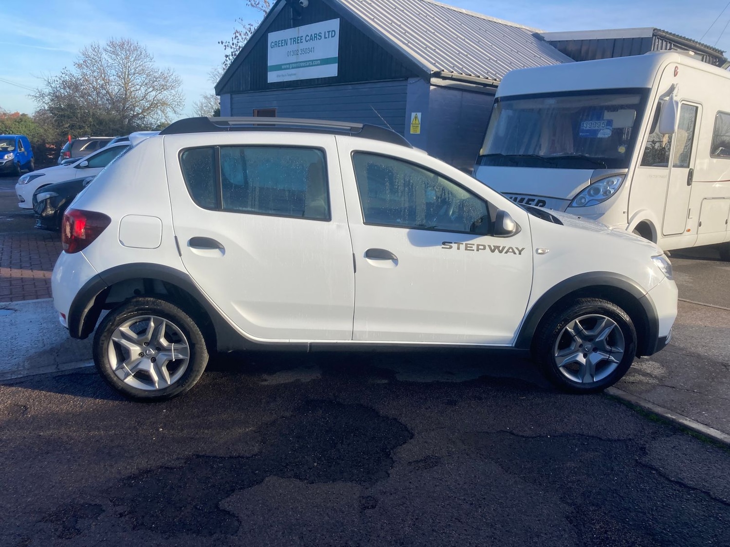 Used Dacia Sandero Stepway 2017 for sale - 77051013: Photo 4