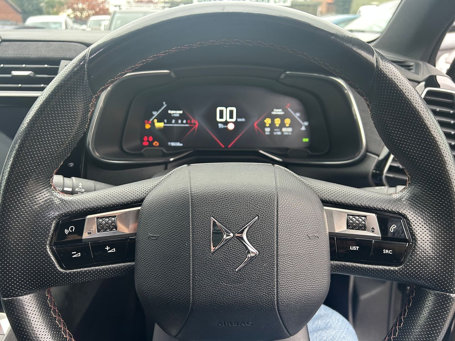 Used DS Automobiles DS 7 Crossback 2018 for sale - 76487351: Photo 12