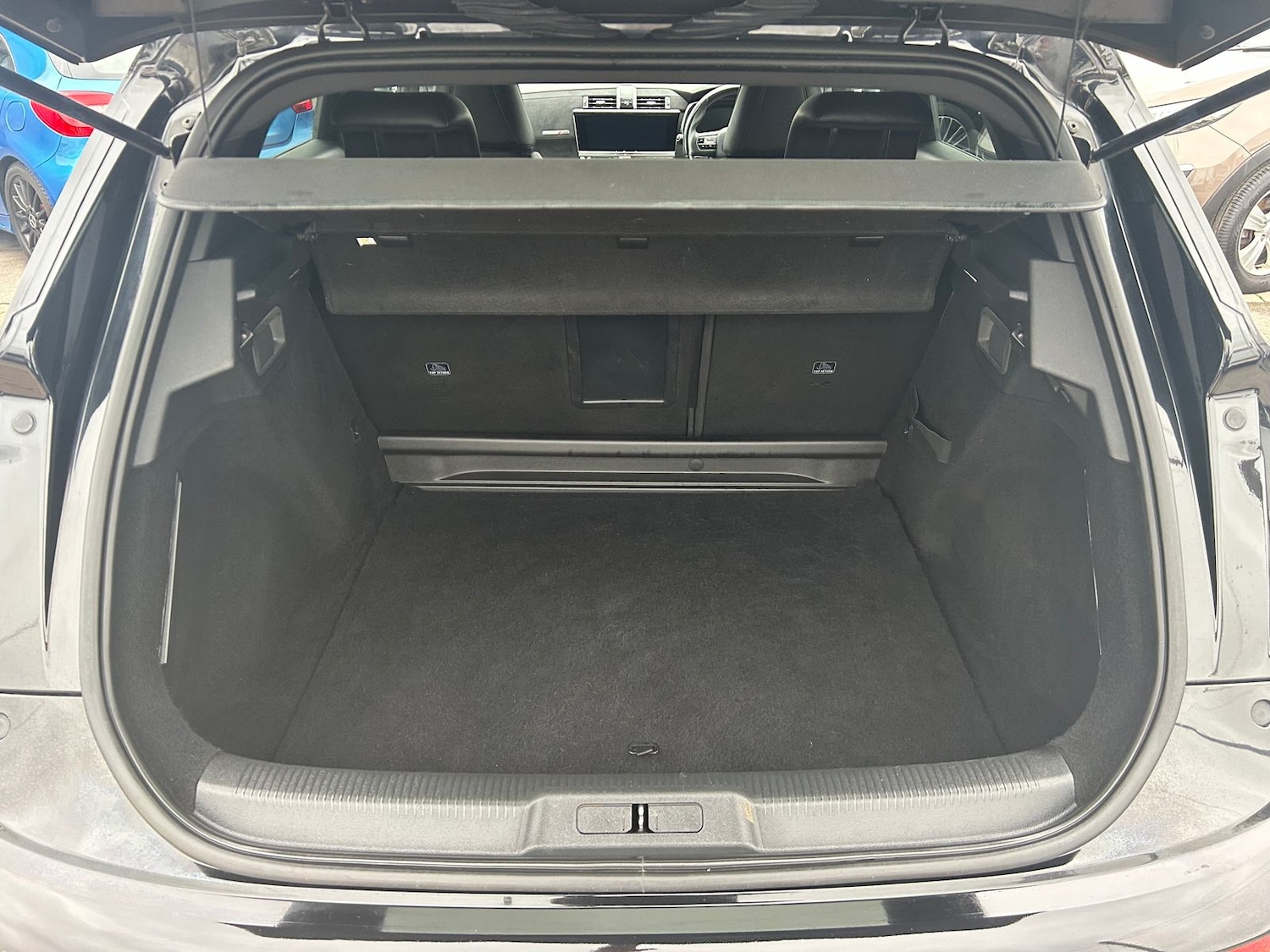 Used DS Automobiles DS 7 Crossback 2018 for sale - 76487351: Photo 18