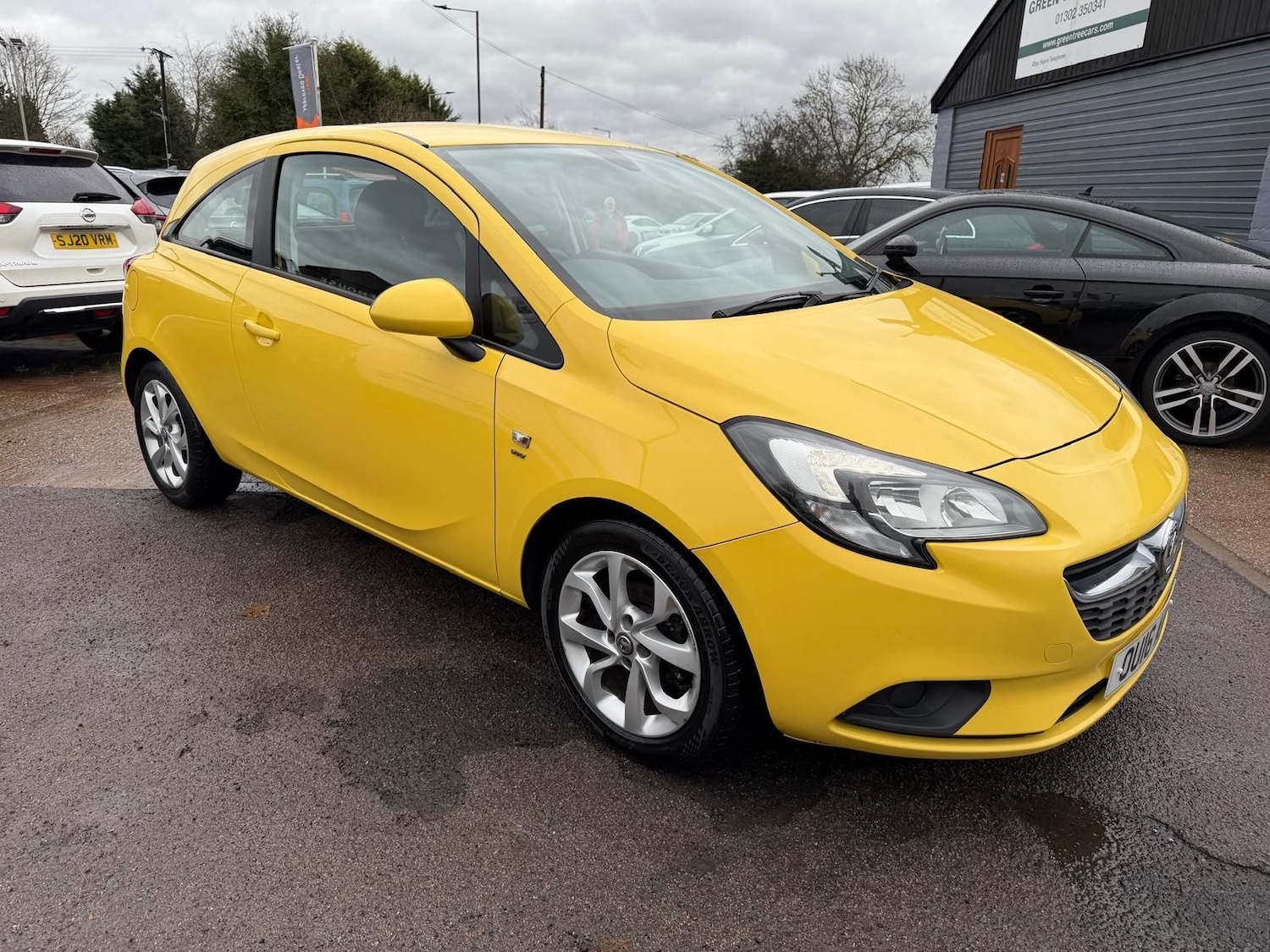 Used Vauxhall Corsa 2016 for sale - 76888989: Photo 2