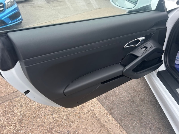Used Porsche Cayman 2018 for sale - 76297388: Photo 29