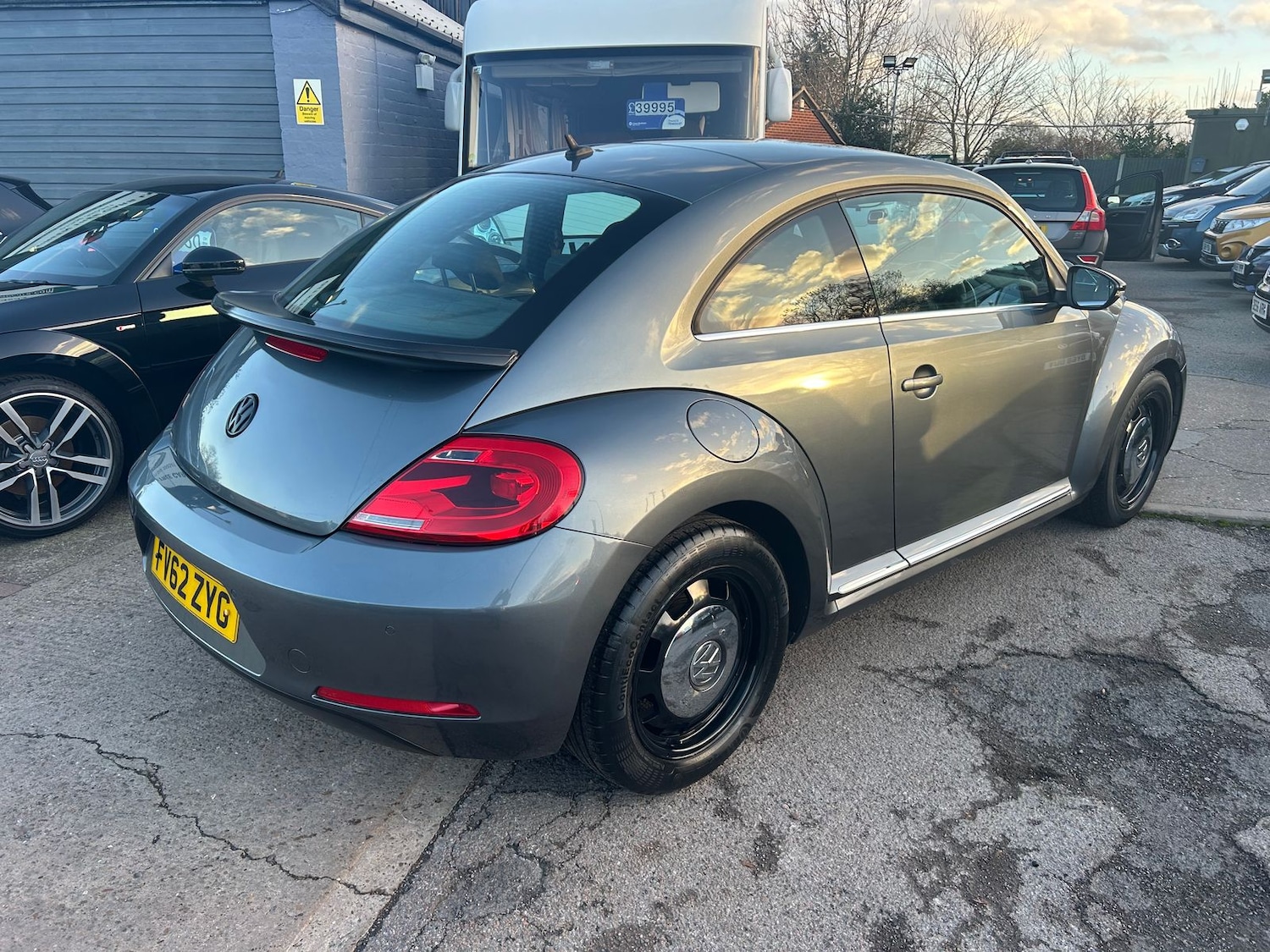 Used Volkswagen Beetle 2012 for sale - 77365633: Photo 4