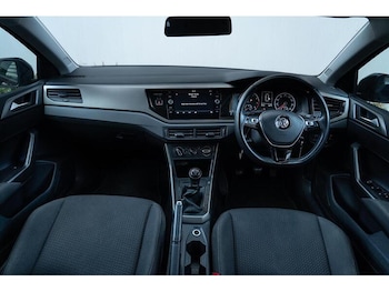 Used Volkswagen Polo 2018 for sale - 75638180: Photo