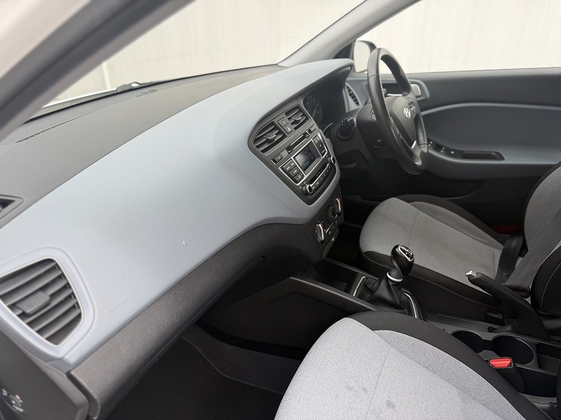 Used Hyundai i20 2015 for sale - 77902538: Photo 31