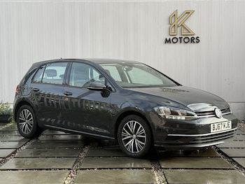 Used Volkswagen Golf 2017 for sale - 76716143: Photo