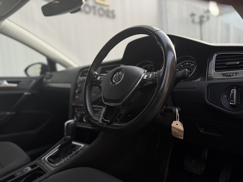 Used Volkswagen Golf 2017 for sale - 76716143: Photo 3