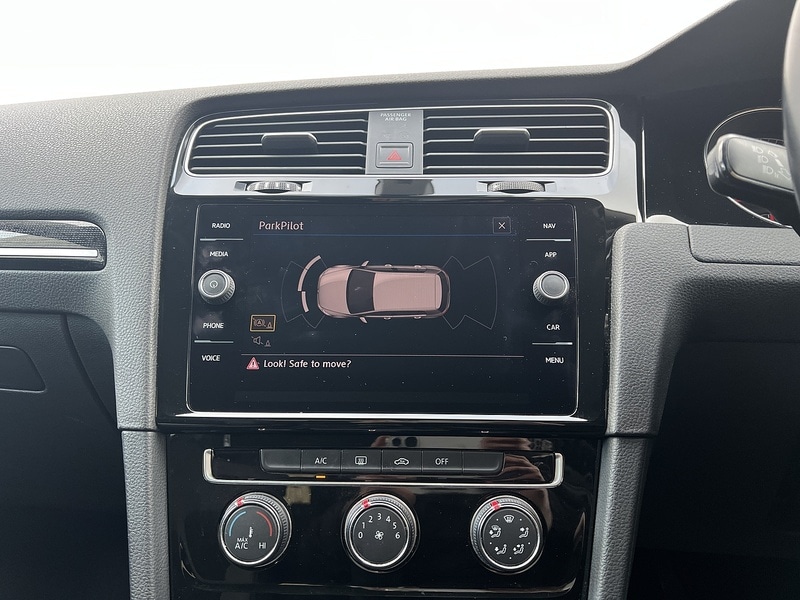 Used Volkswagen Golf 2018 for sale - 77264002: Photo 22