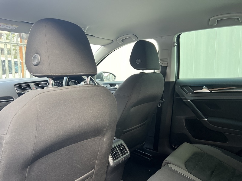 Used Volkswagen Golf 2018 for sale - 77264002: Photo 33