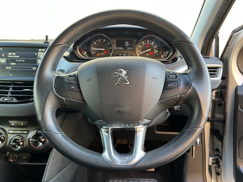 Used Peugeot 208 2015 for sale - 77445451: Photo 15